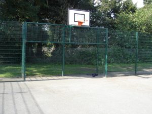 2014112501 PSBJ enclosing sports areas basketball lintel recess