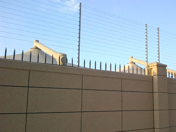 UAE electric fence