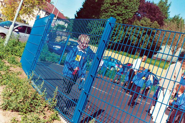 Duo6 mesh from Zaun Primary School Fencing